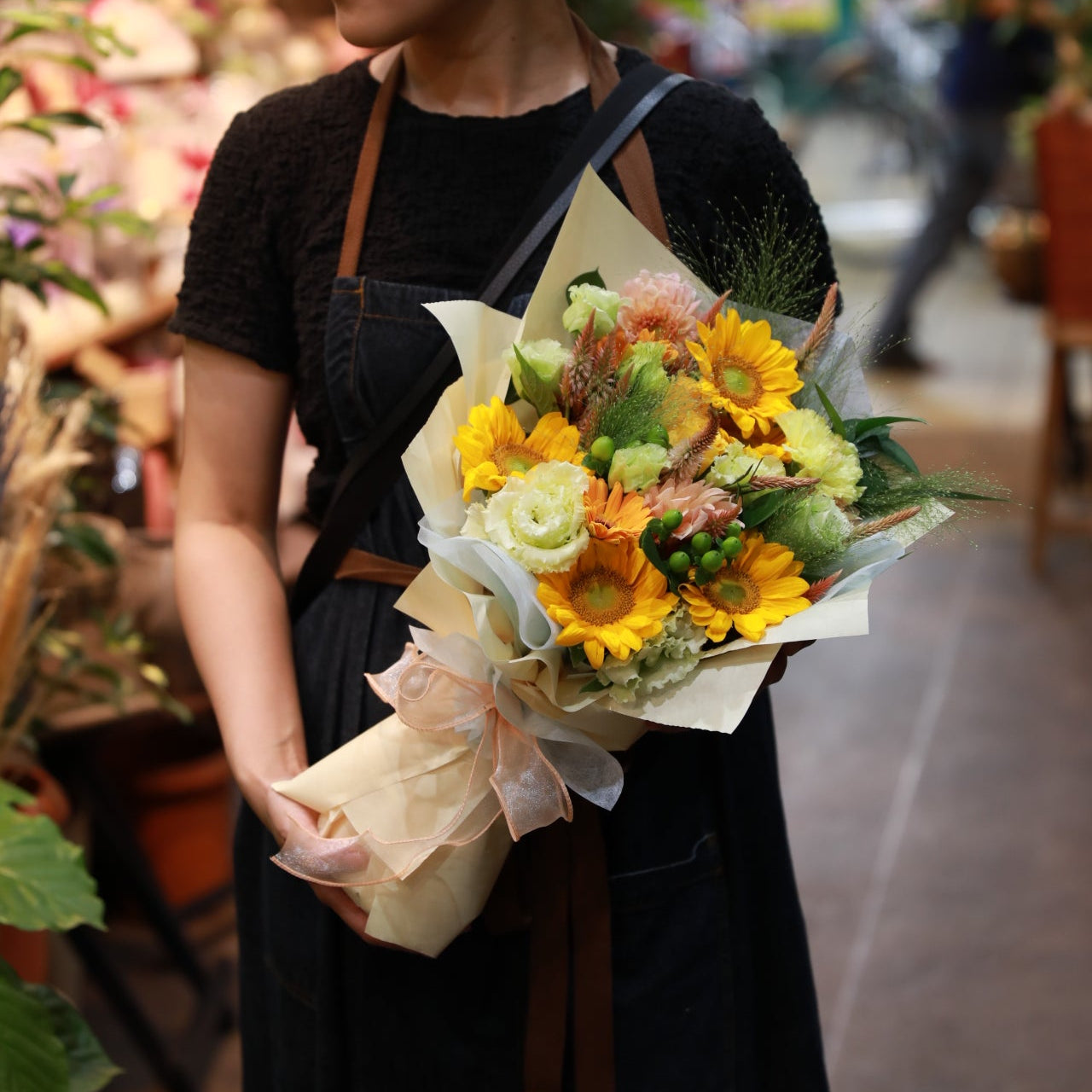 バンビーノの季節感じる花束 縦長Mサイズ