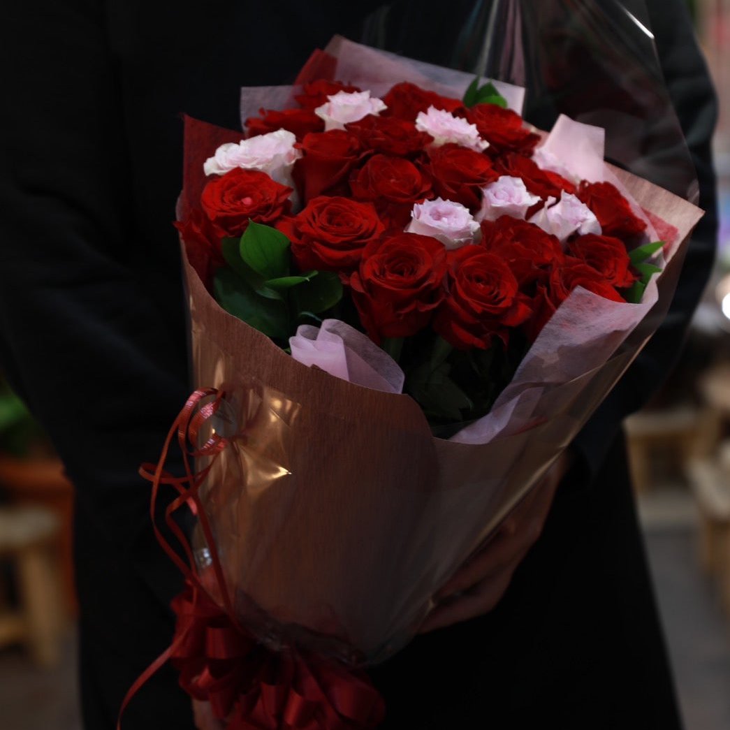 赤薔薇50本の花束 『無条件の愛』