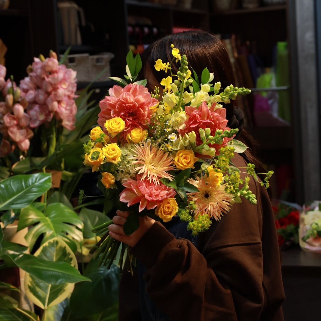 Bambinoにお任せ 季節の花束　縦長タイプ定番人気サイズ