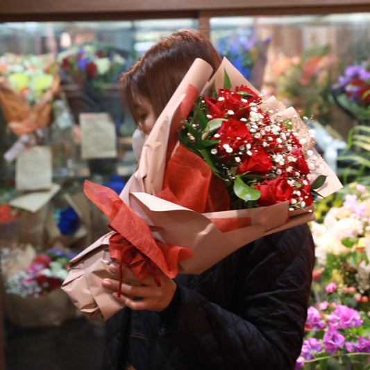赤薔薇１２本の花束　『私と付き合ってください』